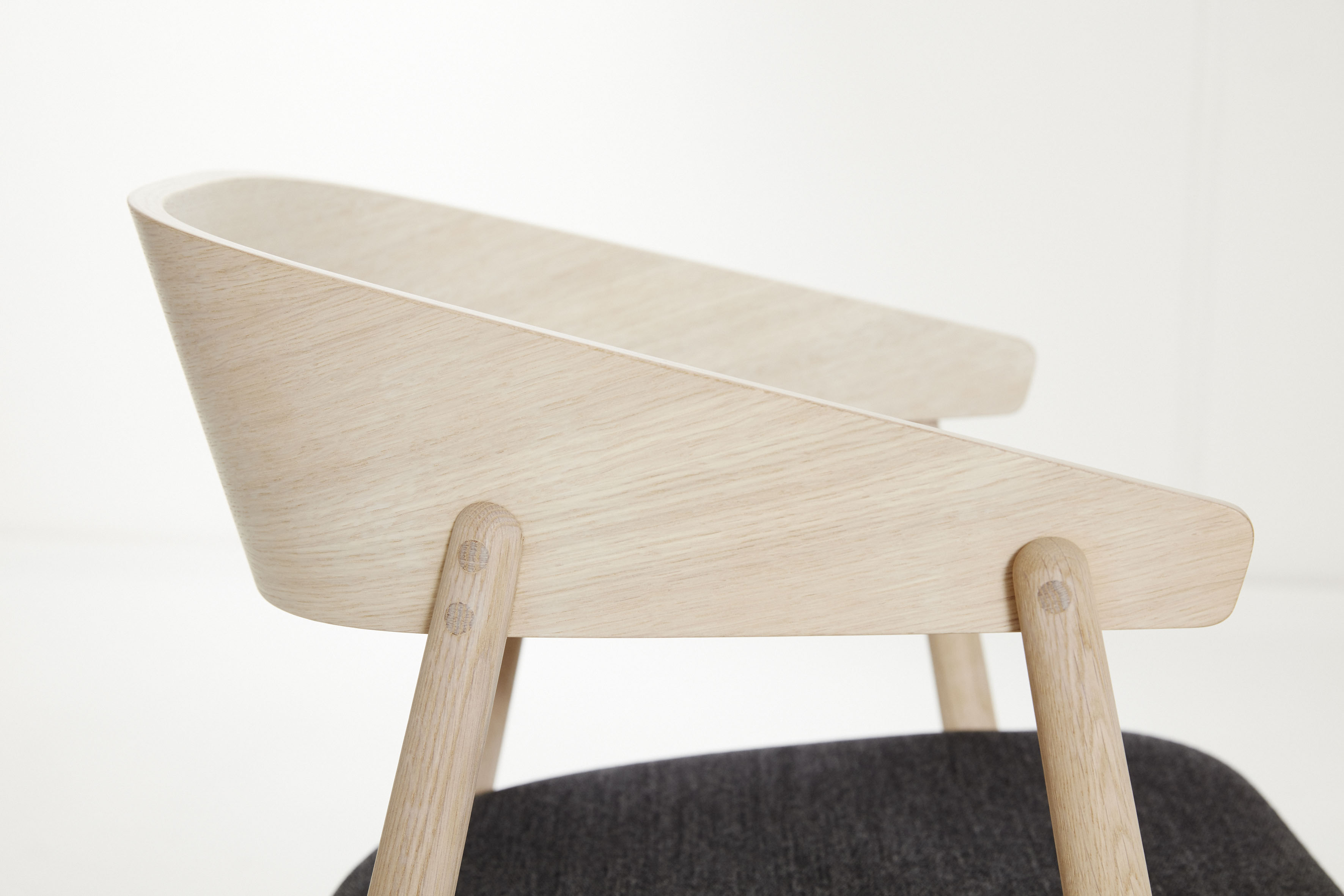 Andersen Furniture AC2 stol med læder polstring Andersen Furniture AC2 stol med læder polstring